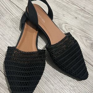 Massini Women’s Black Flat Strap Sandals Size 11